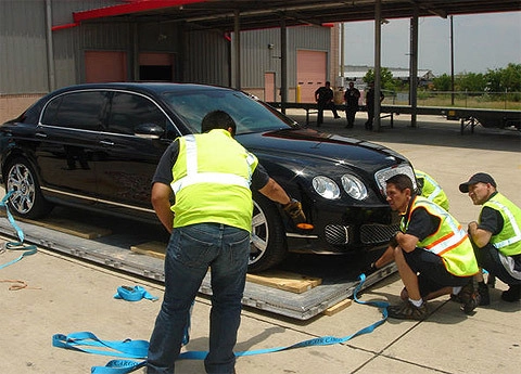  quy trình đưa bentley flying spur chống đạn lên máy bay - 3