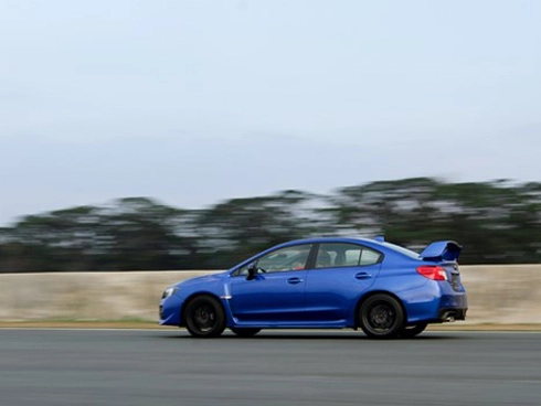  subaru wrx sti - kẻ khác lạ - 1