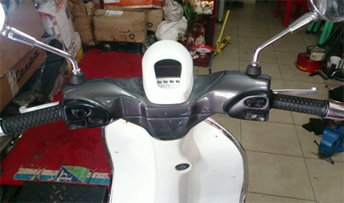  vespa 946 tự chế của thợ sài gòn - 6