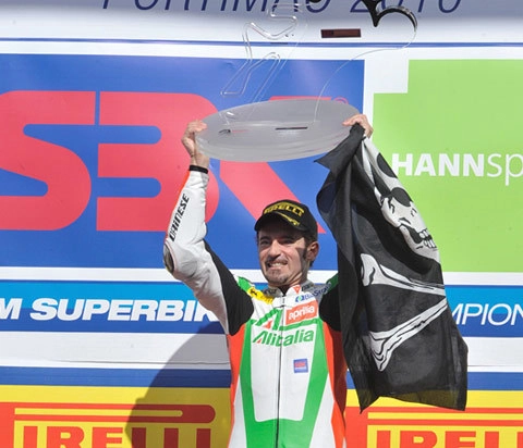  aprilia alitalia dẫn đầu vòng đua wsbk tại bồ đào nha - 3