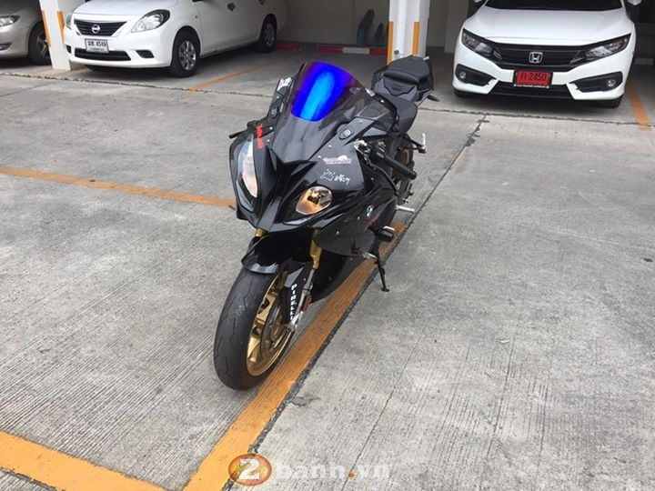 Cá mập bmw s1000rr cứng cáp với làn da đen óng - 8