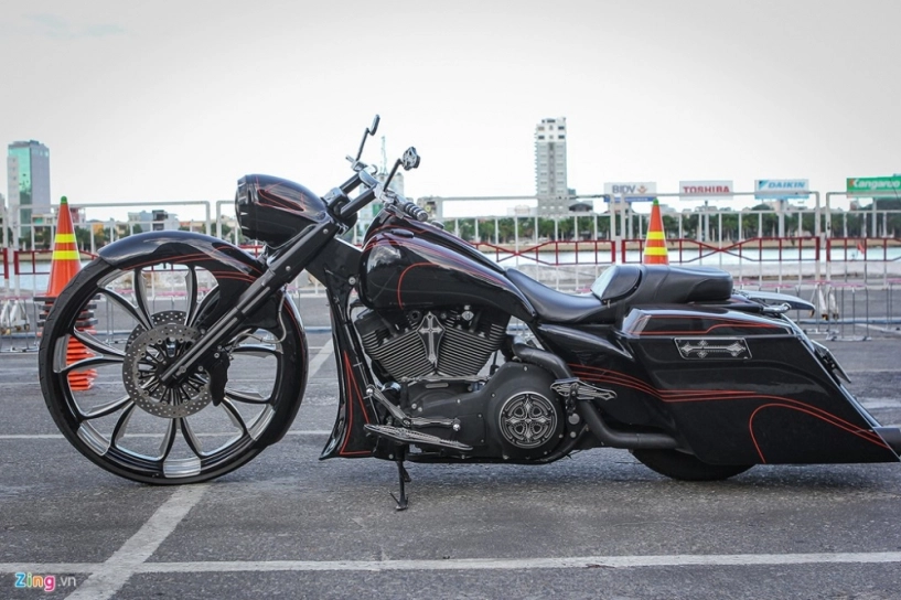 Cận cảnh harley-davidson street glide độ bánh lớn siêu khủng - 1