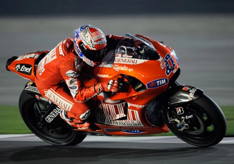  casey stoner dẫn đầu vòng đua thử motogp qatar - 1