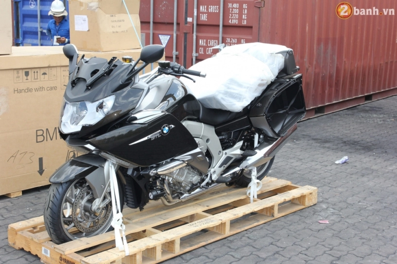 Chi tiết bmw k1600 gtl 2016 vừa được đập thùng tại việt nam - 2