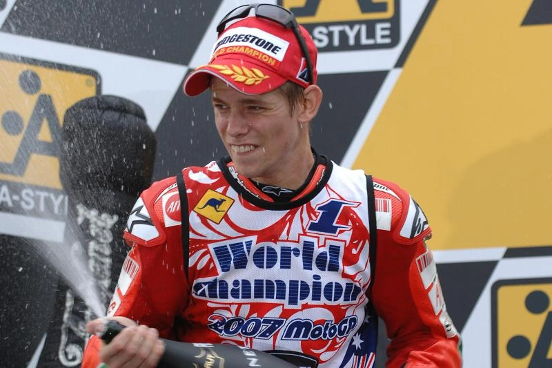 Cùng tìm hiểu về tay đua casey stoner và thành tích của anh tại giải đua motogp - 1