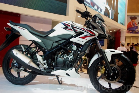  honda cb150r streetfire có giá 2300 usd - 1