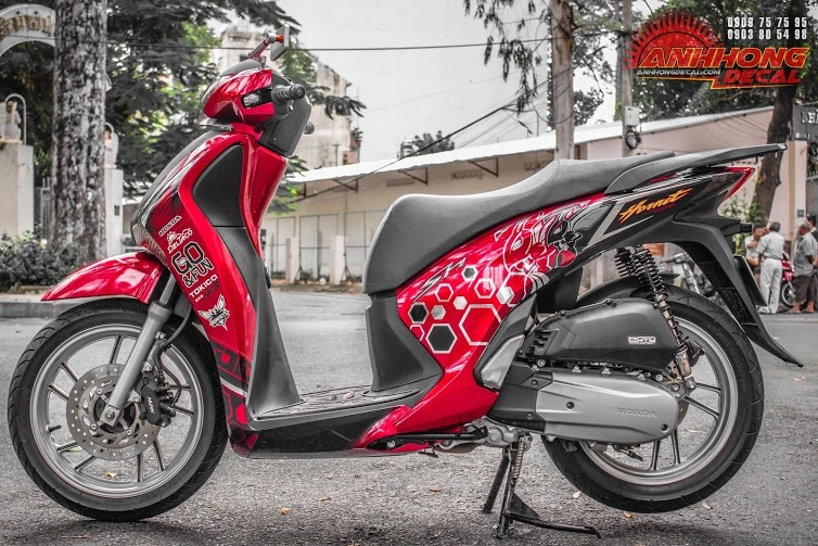 Honda sh đổi màu phong cách red candy của ông chủ decal - 5