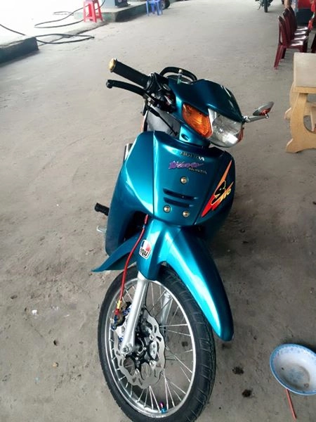 Honda wave s110 khoe dáng bên cạnh dàn đồ chơi hàng khủng - 1