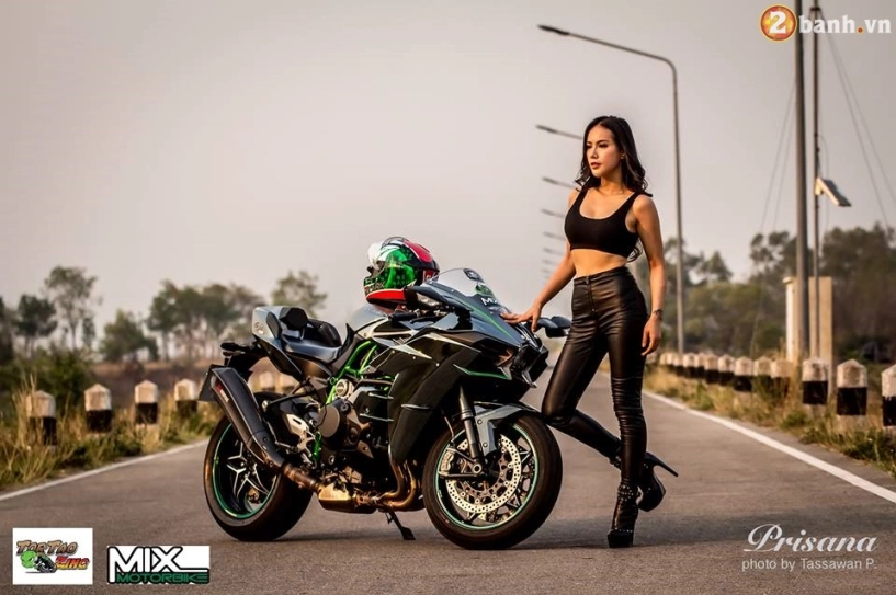 Kawasaki ninja h2 hầm hố đọ dáng cùng nữ biker xinh đẹp - 12