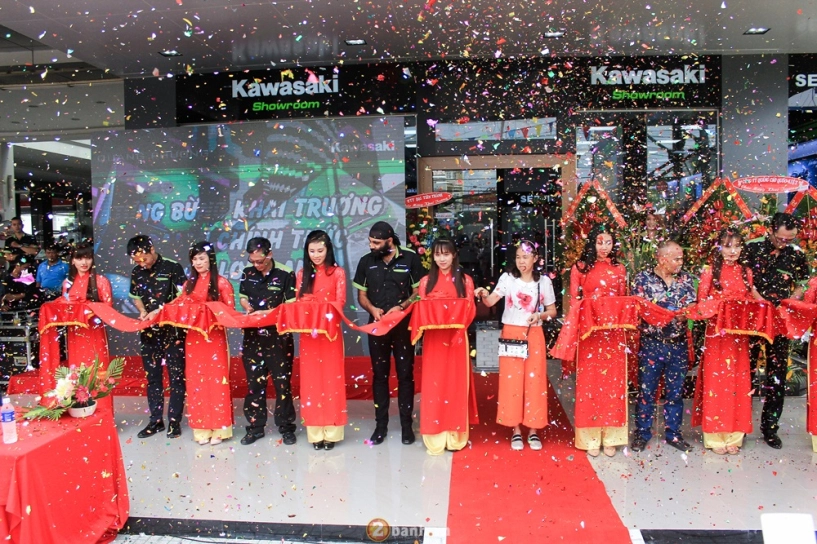 Kawasaki quang phương tưng bừng khai trương showroom tại long an - 13