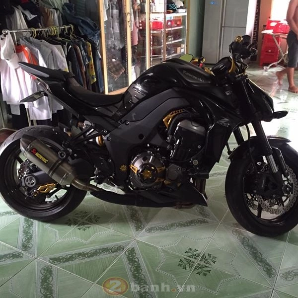 Kawasaki z1000 cục than di động với dàn đồ chơi đơn giản mà tốn kém - 1