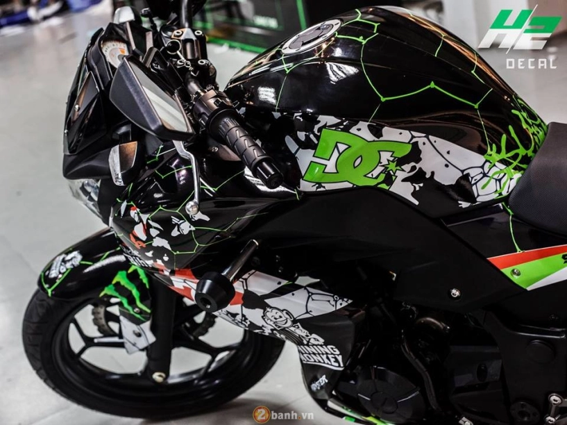 Kawasaki z300 trong màu áo dc monster energy - 5