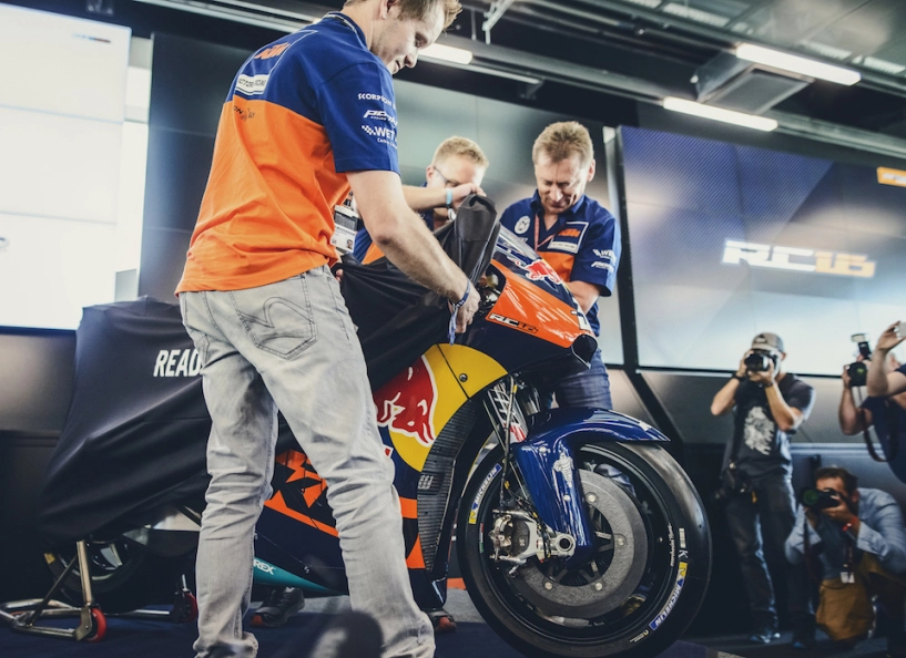 Ktm chính thức ra mắt rc16 - chuẩn bị cho giải đua motogp 2017 - 2