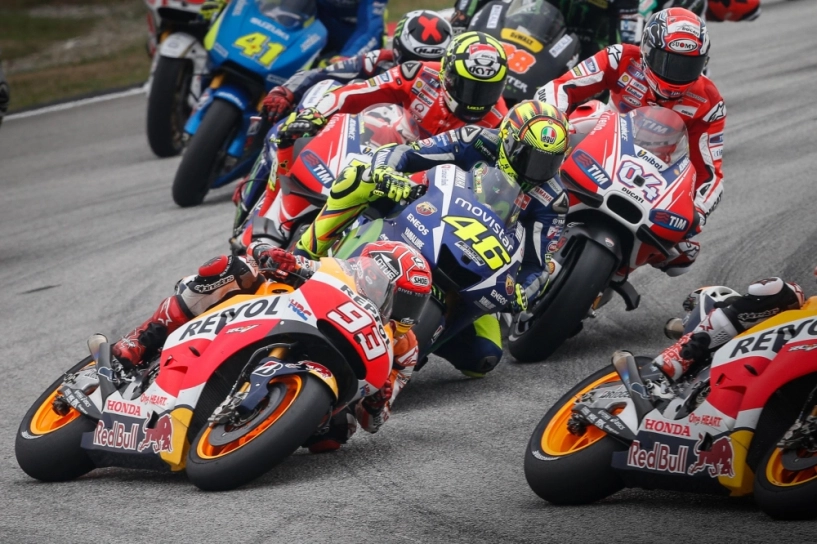 Motogp ở lượt phân hạng tất cả những gì các tay đua cần làm chỉ là phanh trễ - 2