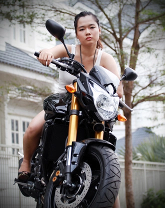 người mẫu yamaha fz8 tại sài gòn - 3