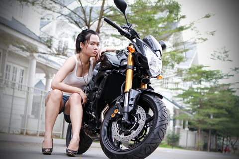 người mẫu yamaha fz8 tại sài gòn - 4