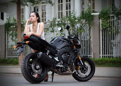 người mẫu yamaha fz8 tại sài gòn - 5