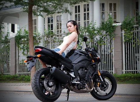 người mẫu yamaha fz8 tại sài gòn - 7