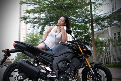  người mẫu yamaha fz8 tại sài gòn - 8