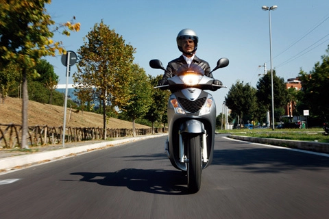  những mẫu scooter ăn khách nhất italy - 6