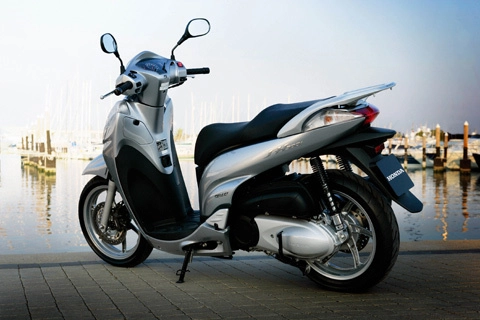  những mẫu scooter ăn khách nhất italy - 1