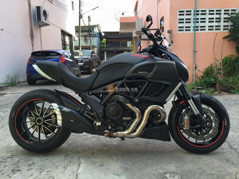 Quái thú ducati diavel carbon trong bản độ đầy ấn tượng của người thái - 12