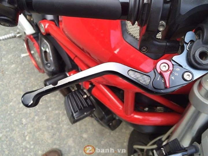 Quái vật ducati 795 độ nhẹ nhàng dạo phố - 3