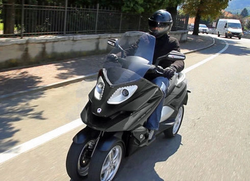  scooter 4 bánh xuất hiện ở milan - 2