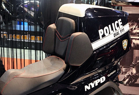 scooter bốn bánh làm xe cảnh sát ở new york - 3