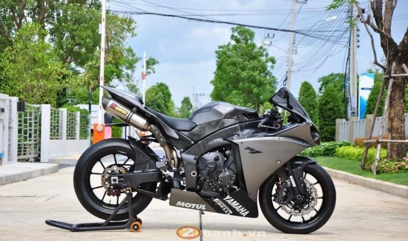 Yamaha r1 đen xám rắn rỏi từng centimet - 1