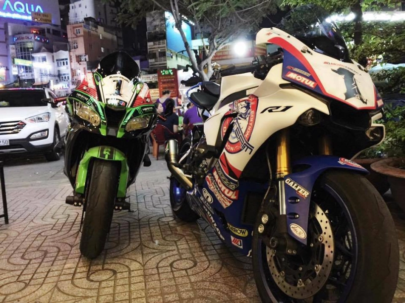 Yamaha r1 lộng lẫy với bộ áo đấu cùng dàn pô hàng hiệu - 12