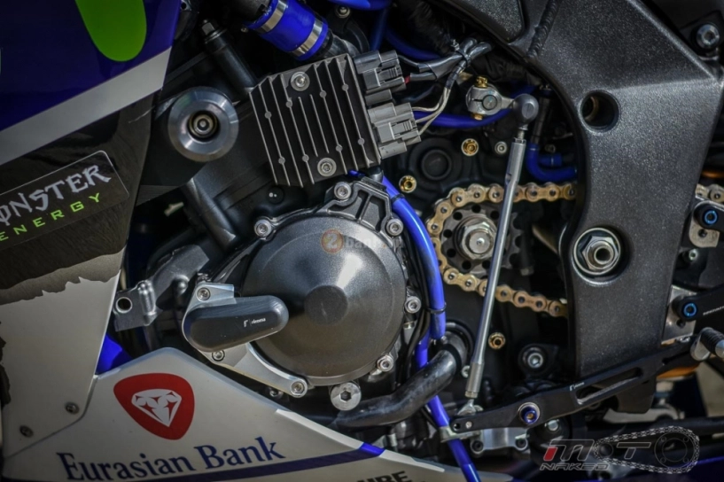 Yamaha r1 siêu chất trong phiên bản movistar motogp - 24