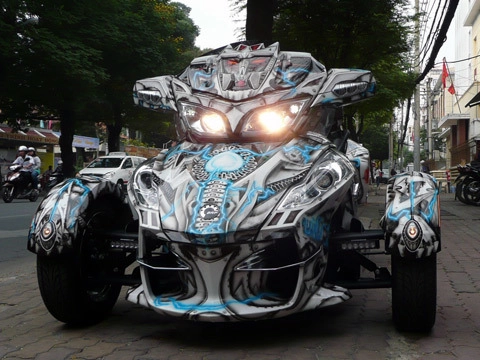  airbrush trên can-am spyder rt limited ở sài gòn - 1