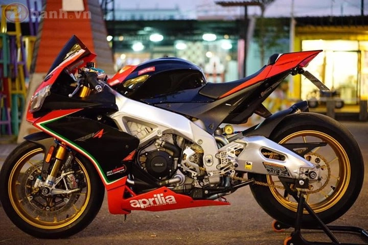 Aprilia rsv4 lên nhẹ vài món phụ kiện - 2