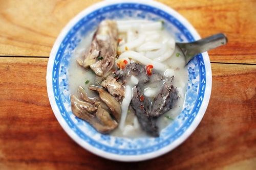 Bát bánh canh sánh đặc như cháo ở miền tây - 2