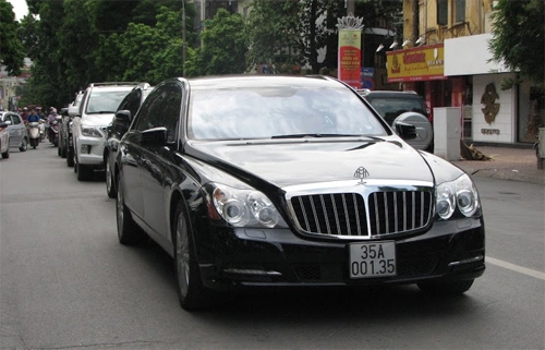  bộ đôi maybach và rolls-royce cùng xuất hiện ở hà nội - 1