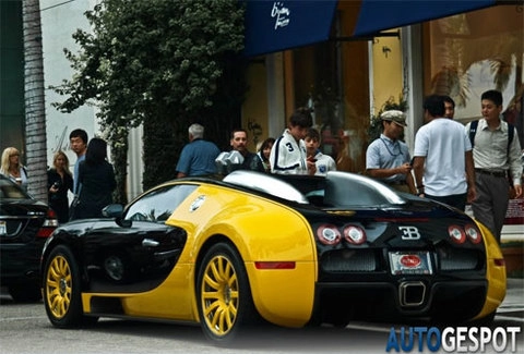  bugatti veyron màu độc ở beverly hills - 4