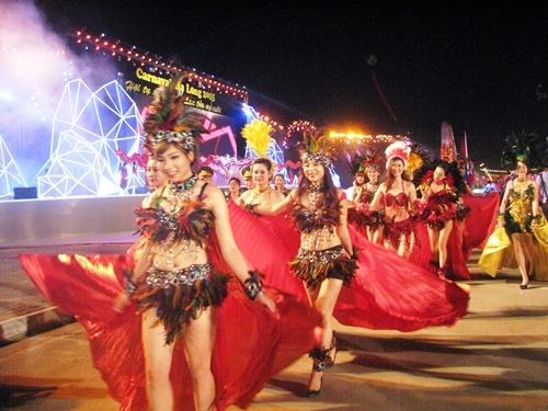 Carnaval hạ long 2016 không tổ chức diễu hành xe mô hình - 1