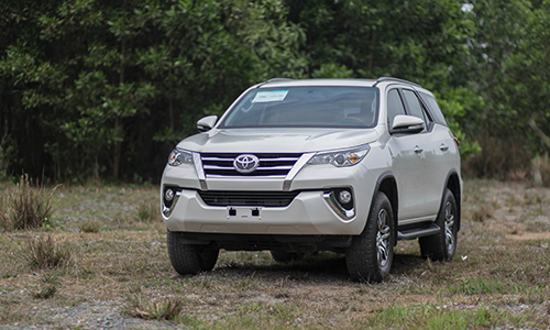 chi tiết toyota fortuner mới - 1