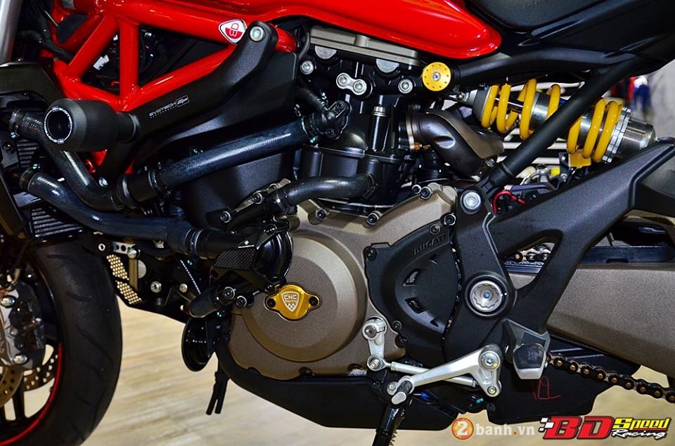 Ducati monster 821 cực chất bên dàn đồ chơi hàng hiệu - 11