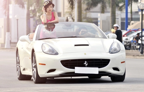  ferrari california - siêu xe hiền lành trên phố hà nội - 1