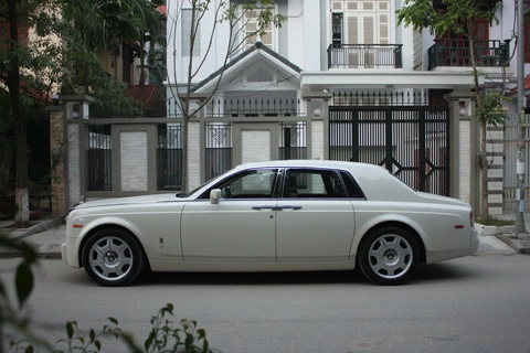  khám phá rolls-royce phantom tại hà nội - 1