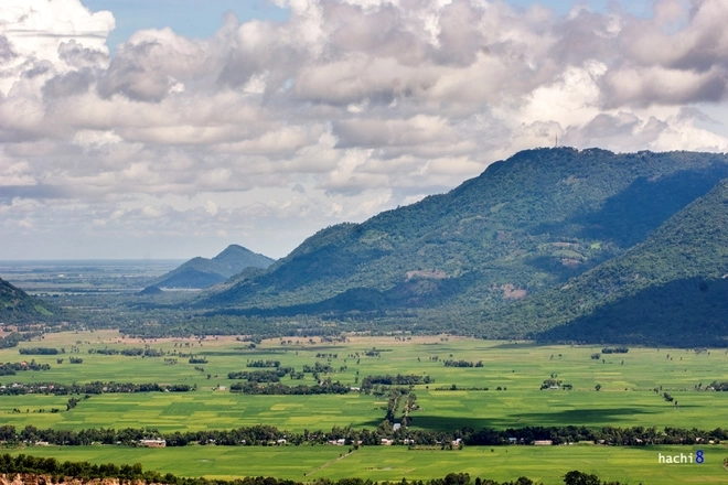 Khung cảnh hùng vĩ trên núi tà pạ - 1