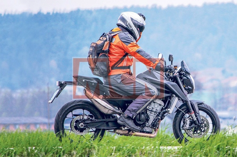 Ktm duke 800 2017 bị chụp lén khi chạy trên đường thử - 3