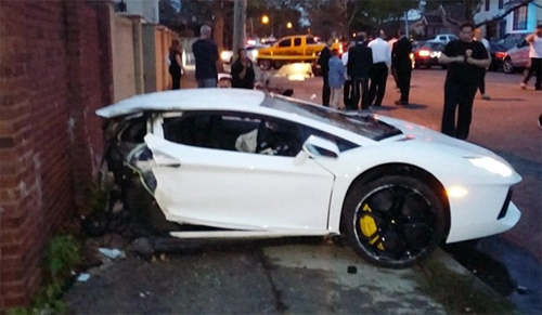  lamborghini aventador gãy đôi sau va chạm - 2