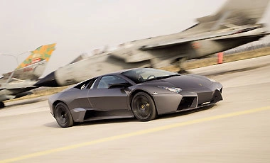  lamborghini reventón đọ sức máy bay phản lực - 3