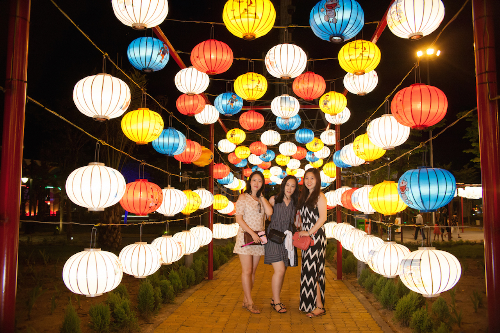Lễ hội đèn lồng rực rỡ sắc màu tại asia park - 1