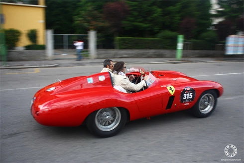  lễ hội siêu xe ferrari ở italy - 1