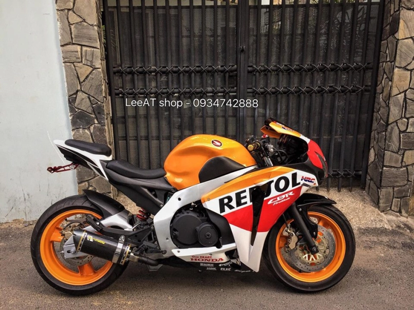 Lên đời hornet 250 thành mẫu xe thể thao honda cbr1000rr repsol 2010 - 6