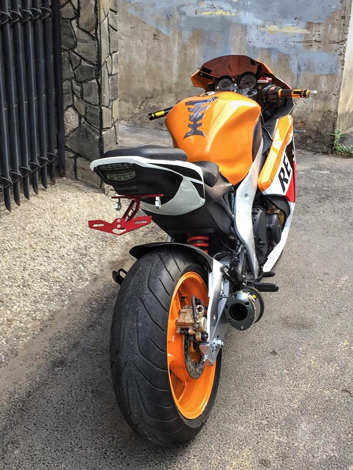 Lên đời hornet 250 thành mẫu xe thể thao honda cbr1000rr repsol 2010 - 7